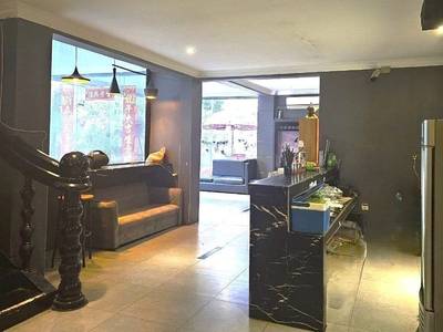 $2,000 店屋