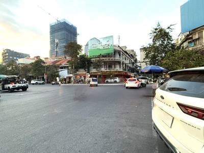 Daun Penh店屋For Sale & Rent，价格$2,000,000
