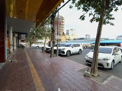 Daun Penh店屋出租，价格$1,800
