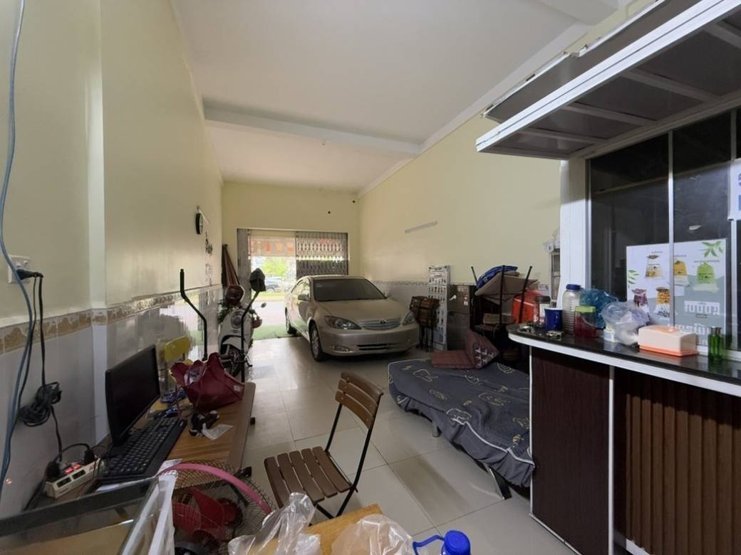 $1,600 Shophouse