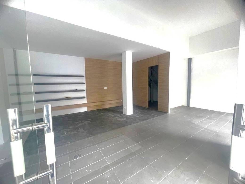 Daun Penh店屋出租，价格$2,200