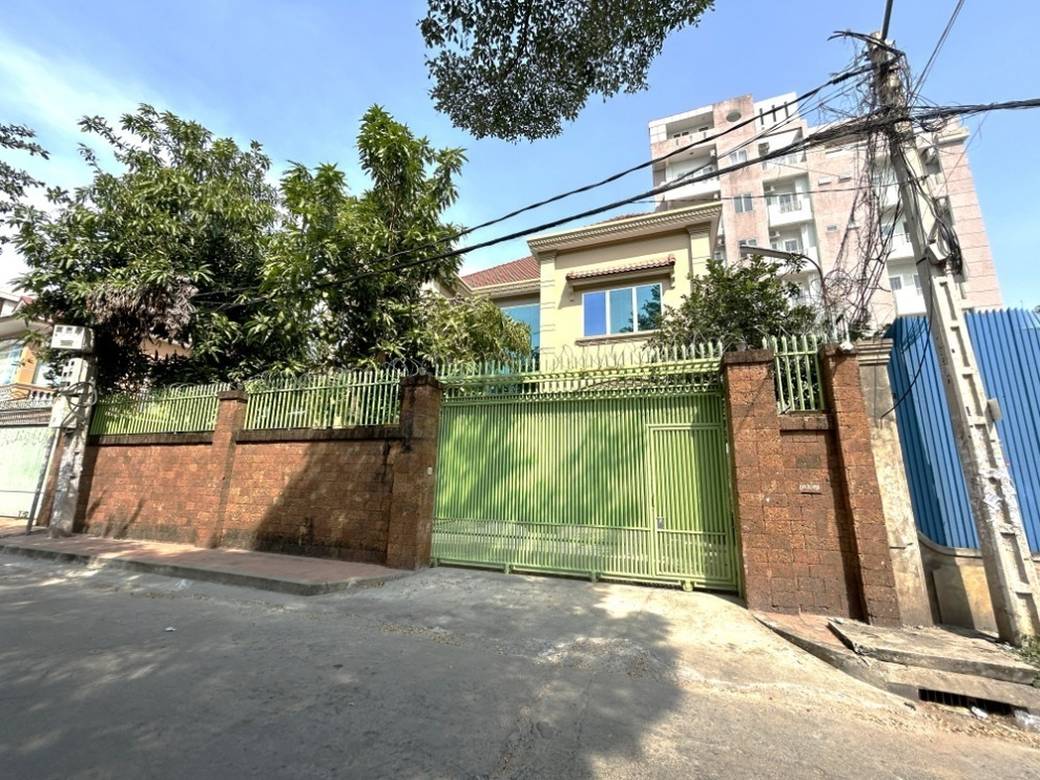 $2,500 Vila