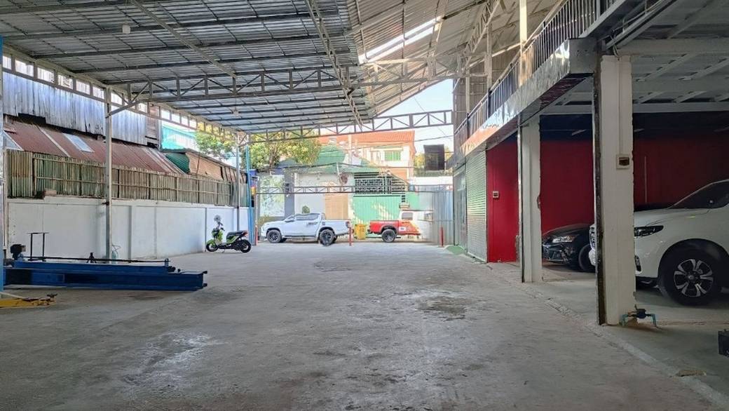 Warehouse For Rent in Chamkarmon $2,300