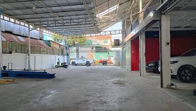 Warehouse For Rent in Chamkarmon $2,300