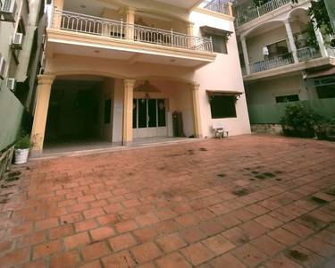 Vila K pronájmu in Chamkarmon $1,500