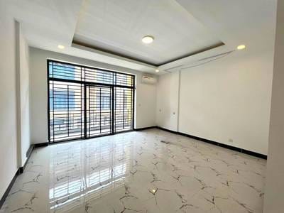 3 Bedrooms Рядовой дом Для Аренды for $300