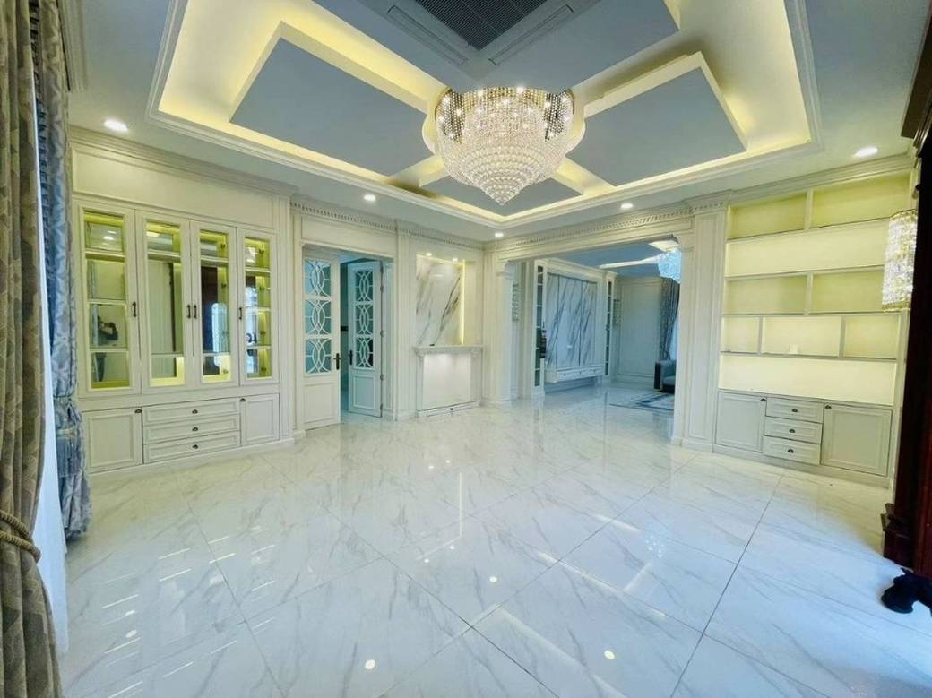Borey Peng Huoth : The Star Platinum Paradigm | $7,500 Vila
