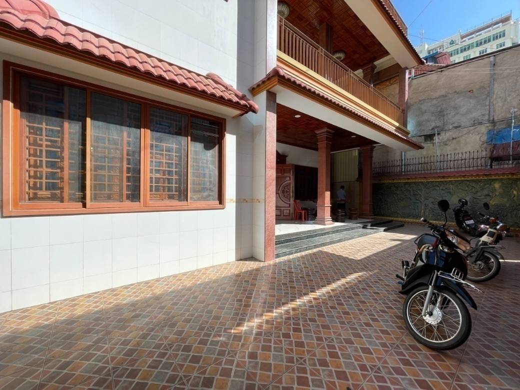 Villa For Sale & Rent in 7 Makara $2,500,000