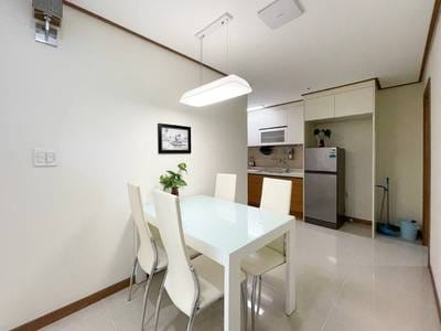 De Castle Royal Condominium | 已装修公寓For Sale & Rent