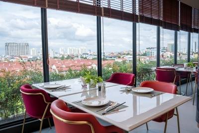 Royal Platinum Condominium | Кондоминиум Для Продажи in Боунг Как 1, Тул Кок, Пномпень