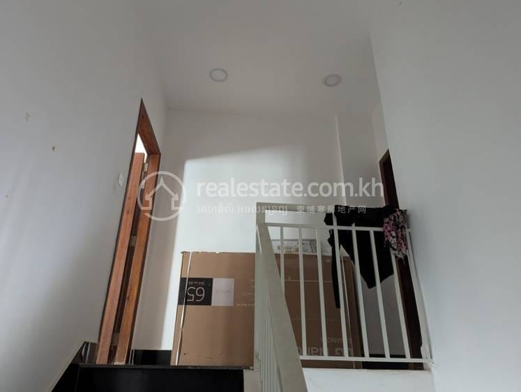 56 sqm Land Size Flat House Na prodej