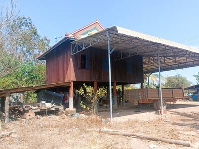 80 sqm Living Size House and lot Na prodej in Santuk