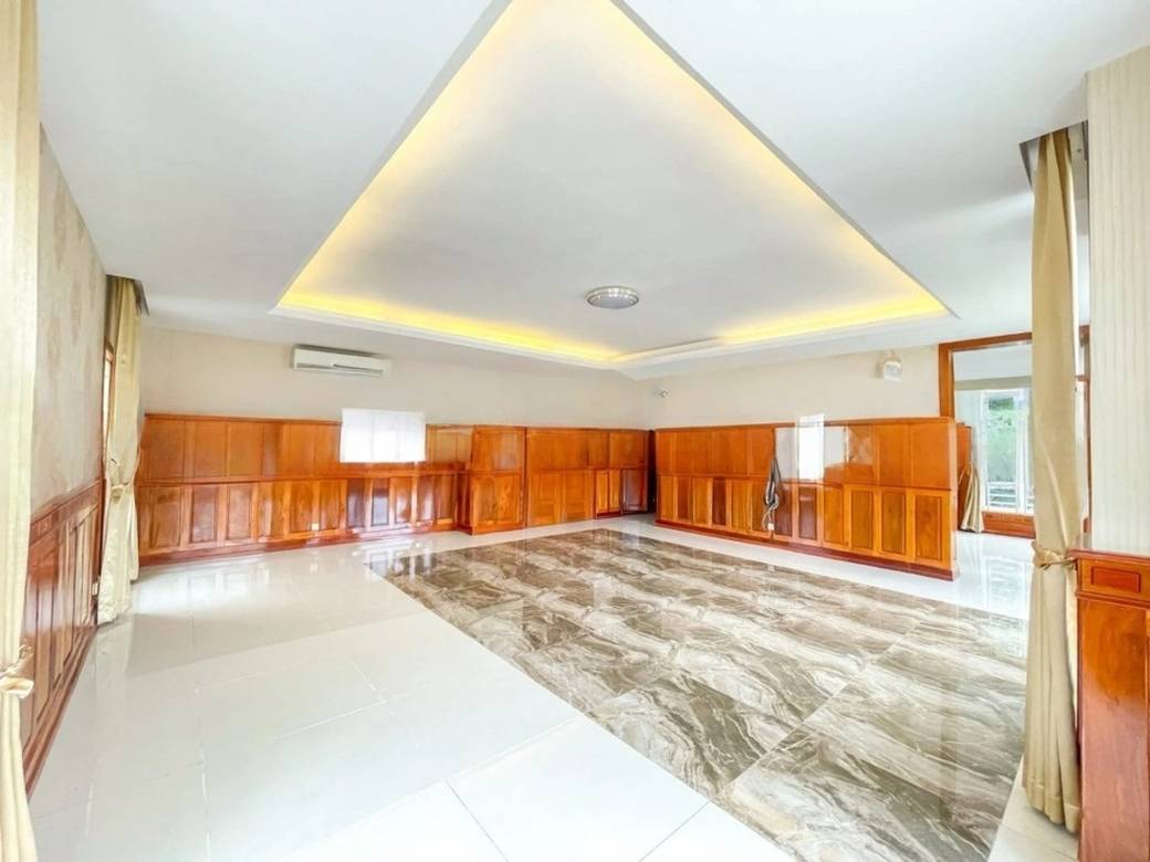 Vila Na prodej in Sen Sok $1,400,000