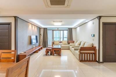 De Castle Royal Condominium | Zařízeno Condo Na prodej