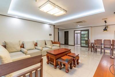 De Castle Royal Condominium | Condo Na prodej in Boeng Keng Kang $360,000