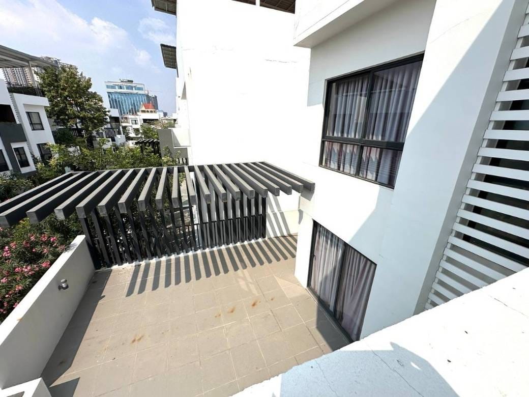 $1,030,000 Villa