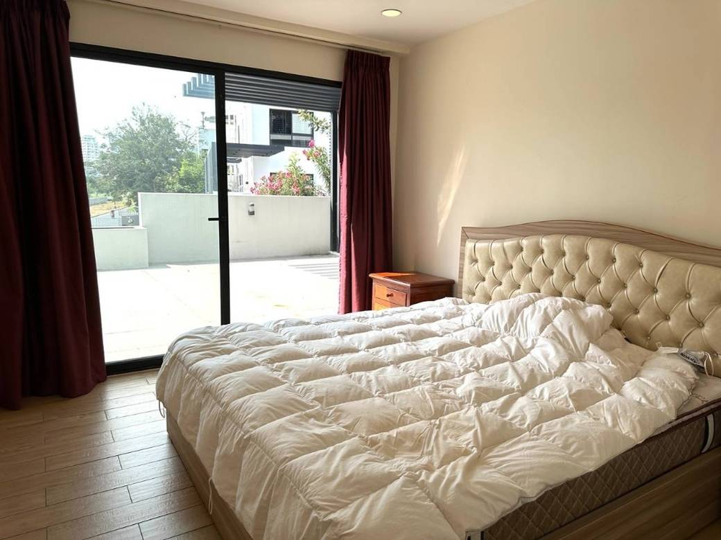 206 sqm Living Size Villa For Sale in Daun Penh