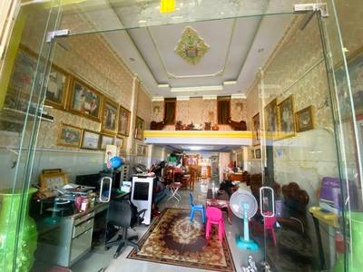 203 sqm Land Size Flat House Na prodej
