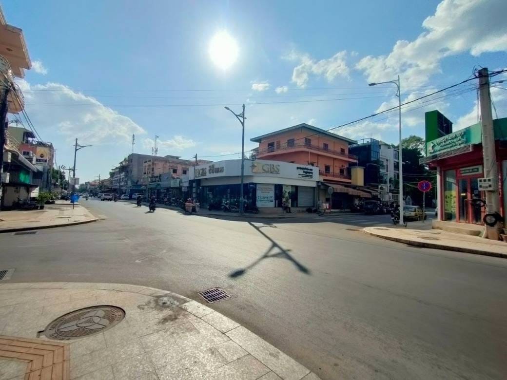 121 sqm Land Size Shophouse Na prodej