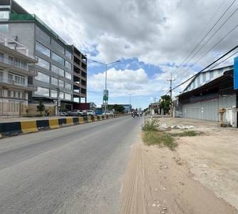 600 sqm Land Size Sklad K pronájmu