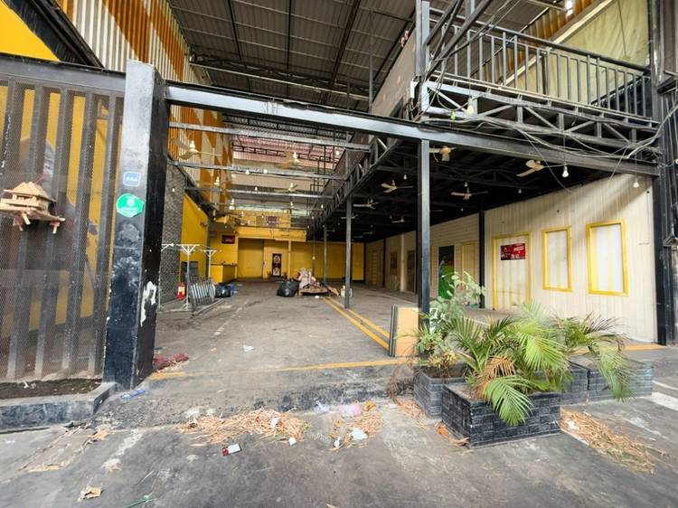 CommercialShophouse សំរាប់ជួល នៅ Boeng Reang, Daun Penh, Phnom Penh