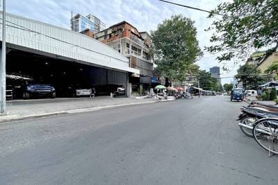 Magazyn Na wynajem o powierzchni mieszkalnej 616 m² w Daun Penh