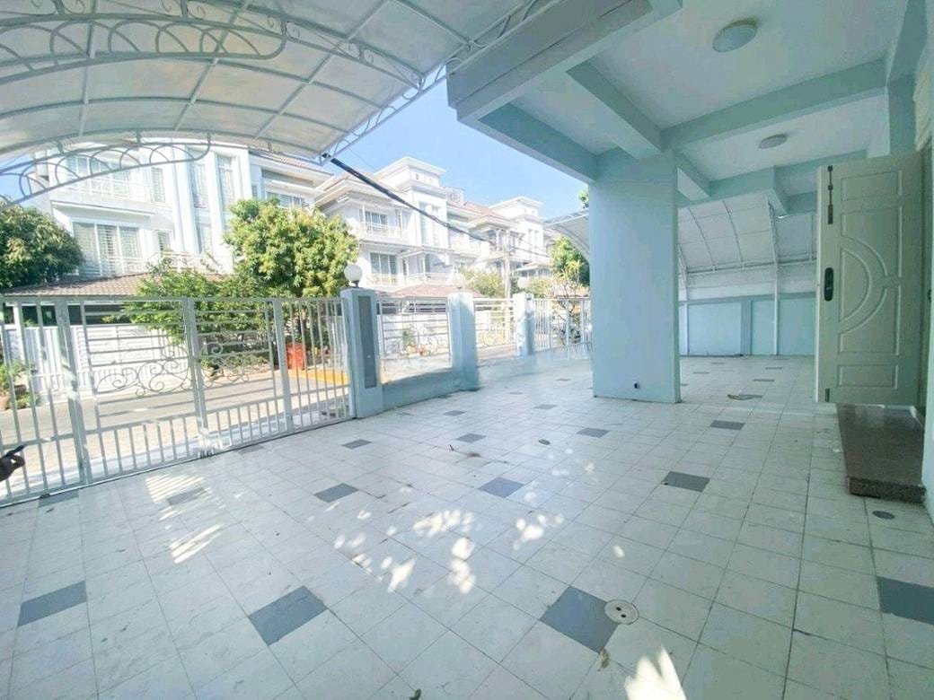 368 sqm Land Size Villa For Rent