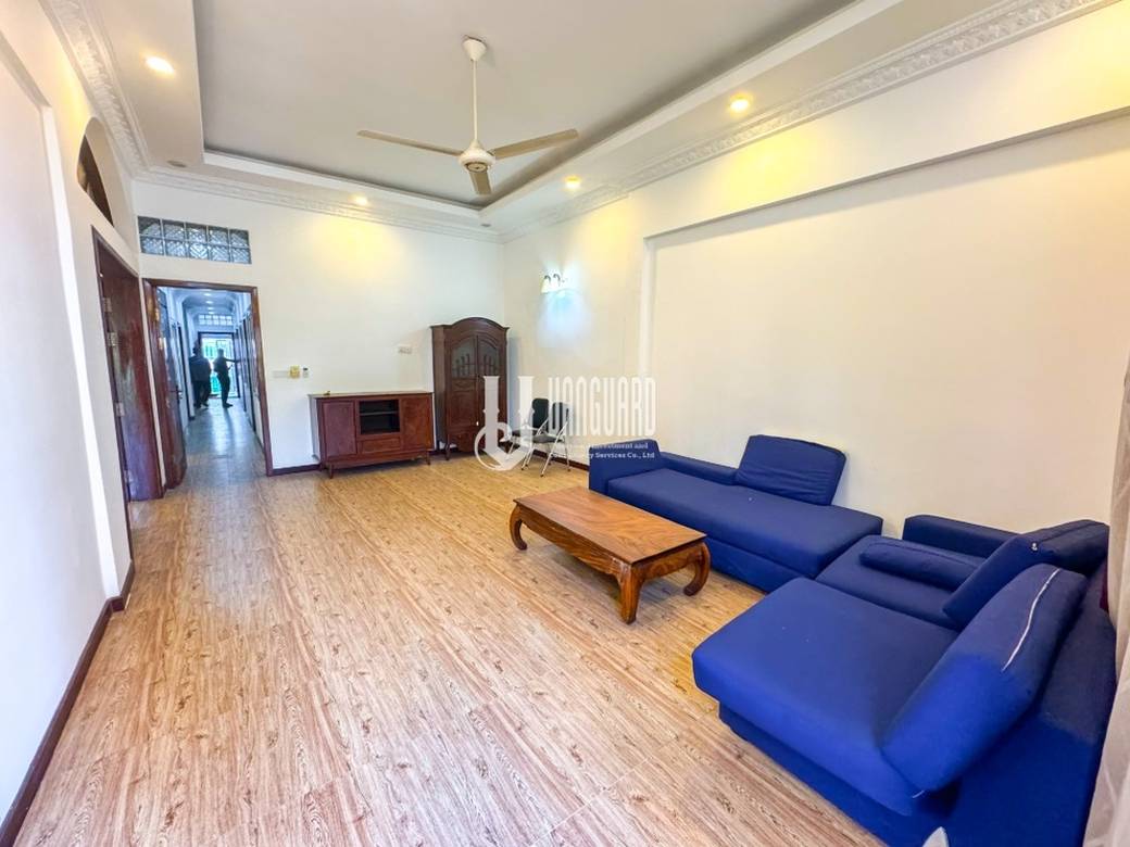 120 sqm Living Size House and lot K pronájmu in Toul Kork