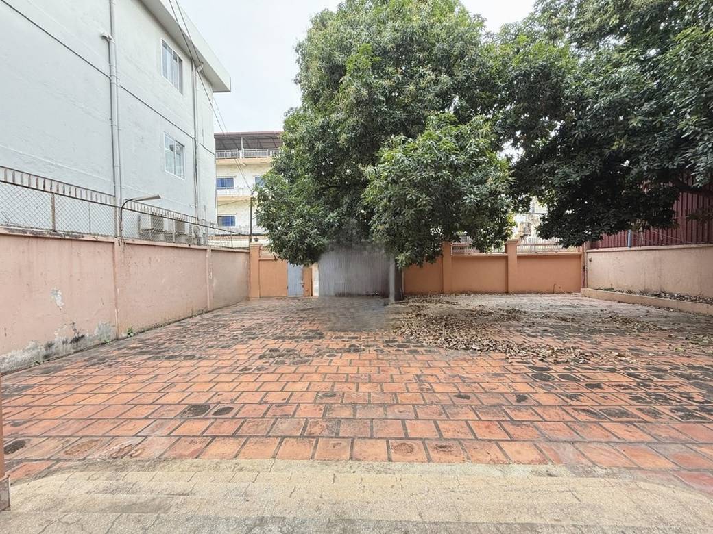 $2,500 Vila