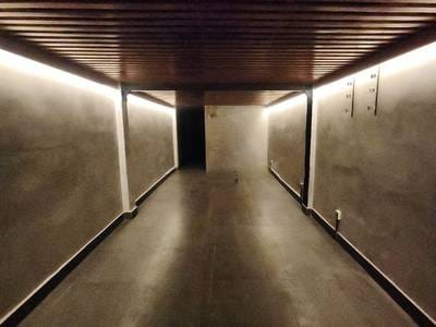 Dom z lokalem handlowym Na wynajem o powierzchni działki 90 m² za $1,000