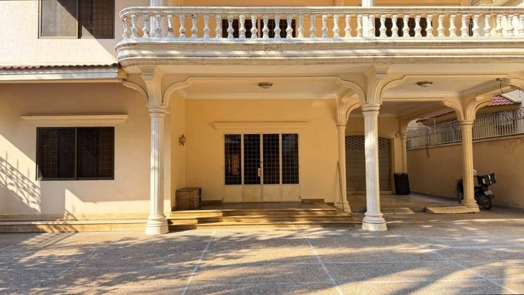 $5,000 Villa