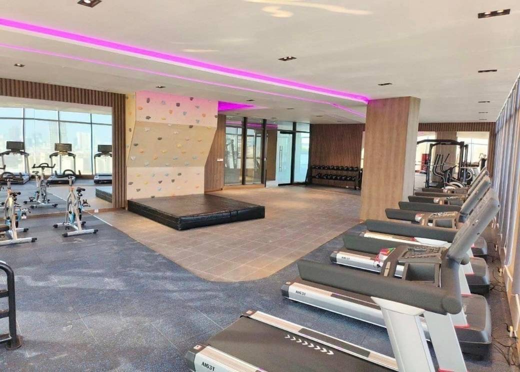 Time Square 3 | $900 Condo