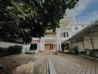 Villa For Rent in Chakto Mukh, Daun Penh, Phnom Penh