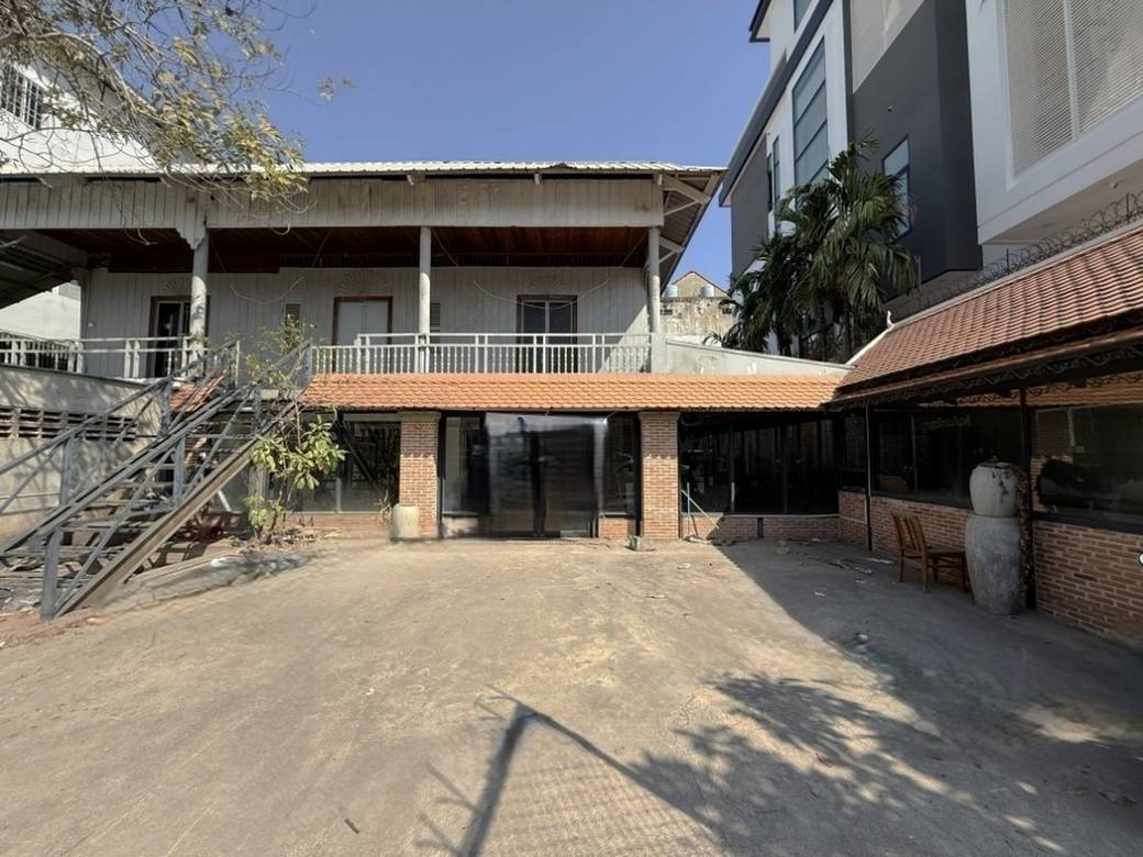 $2,800 Shophouse