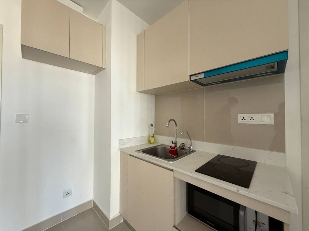 Meblowane Condo Na sprzedaż