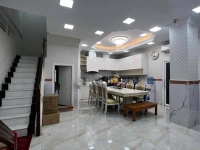 Shophouse Na prodej in Tuek L'ak 1, Toul Kork, Phnom Penh