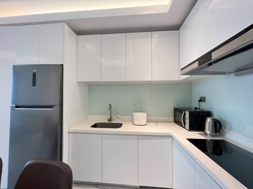 J Tower 2 Condominium | $1,500 Condo