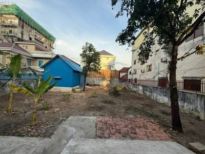 Relief À louer de 600 m² de terrain pour $2,500