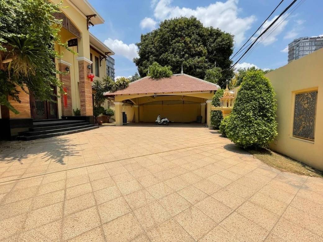 $7,000 Vila