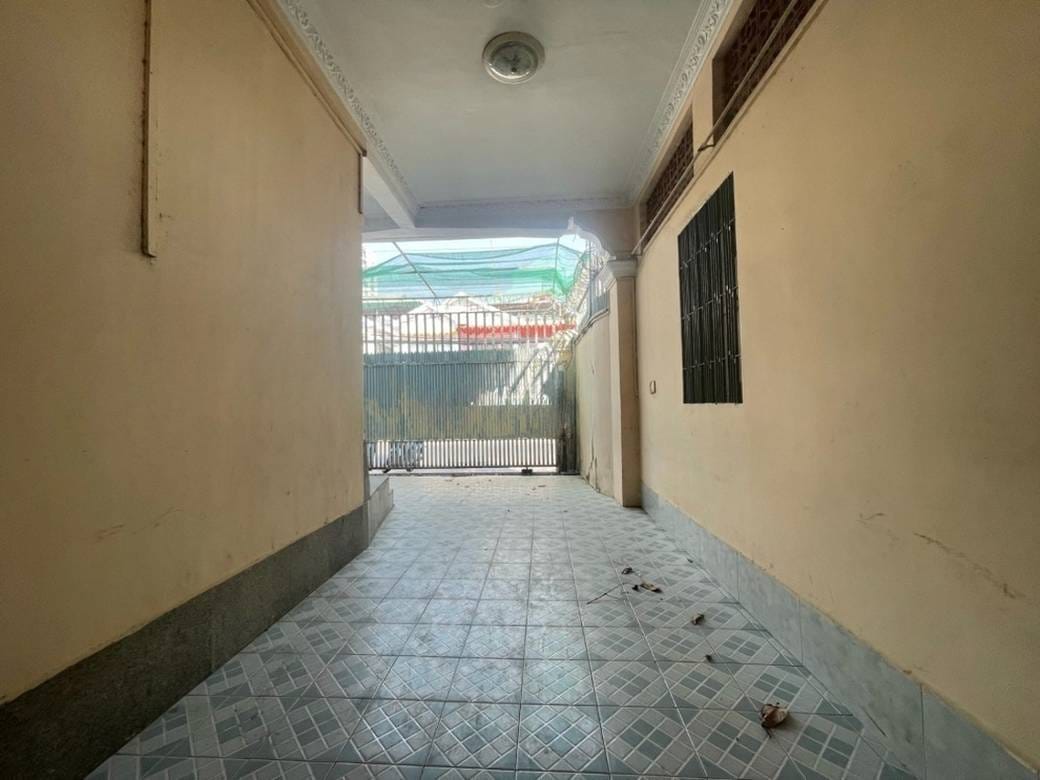 $1,250,000 Vila
