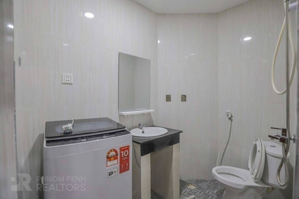 Apartment For Rent in Wat Phnom, Daun Penh, Phnom Penh