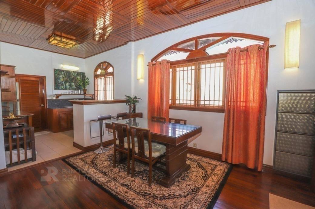 Flat House For Rent in Chey Chumneah, Daun Penh, Phnom Penh