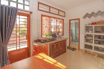 Flat House K pronájmu in Tonle Bassac, Chamkarmon, Phnom Penh