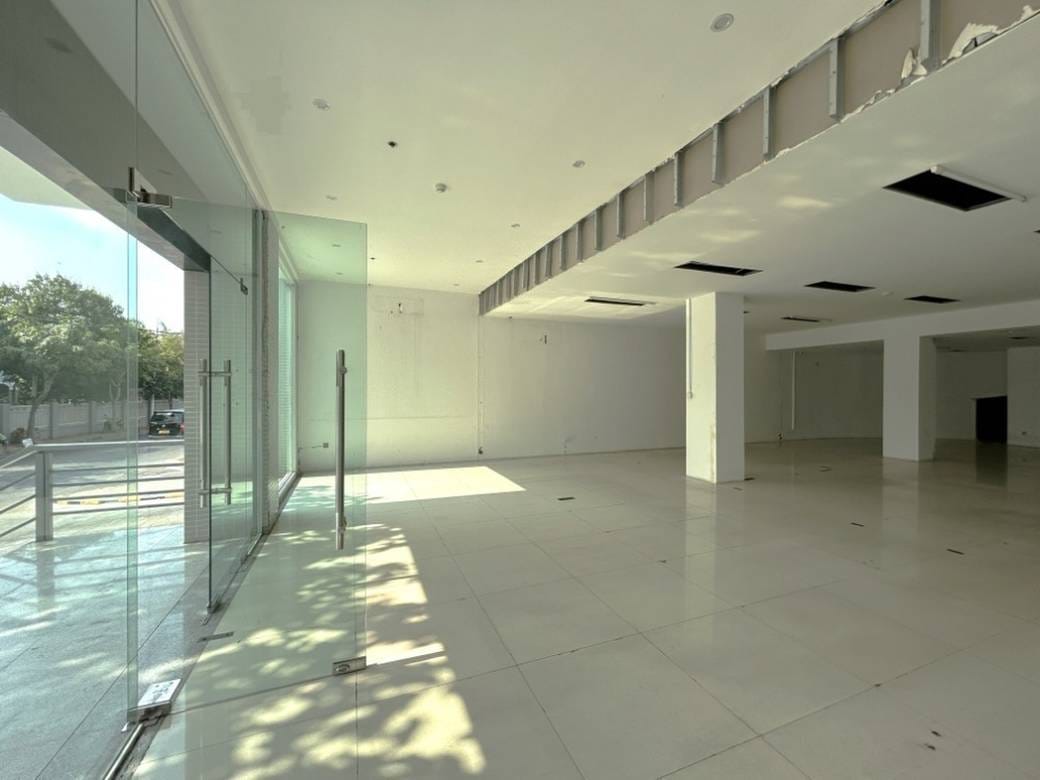 Retail For Rent in Chamkarmon POA
