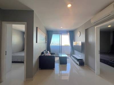 $950 Condo