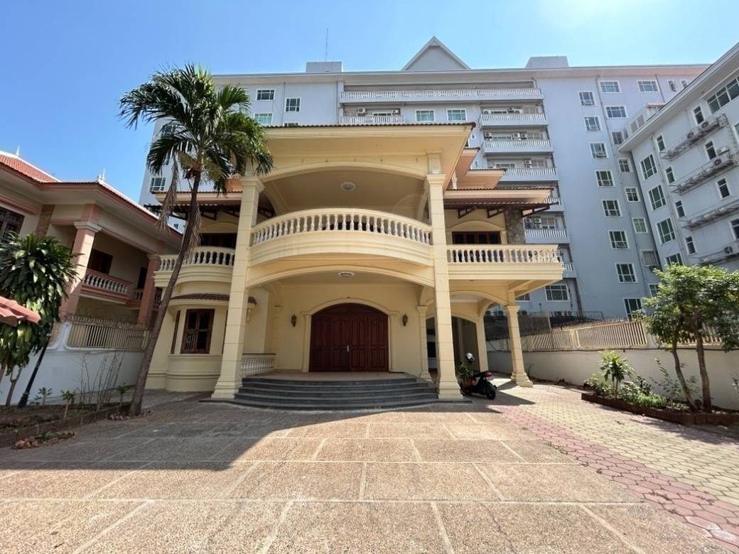 $4,000 Vila