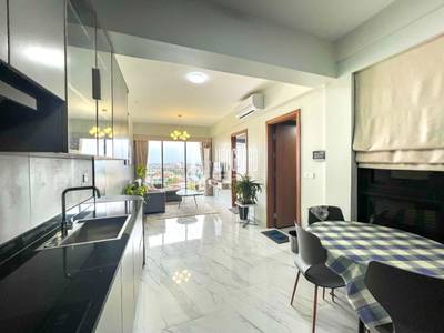 $700 Condo