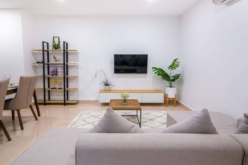 $450 Condo