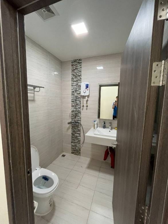 $400 Condo