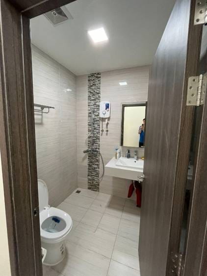 $400 Condo